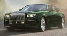 Rolls Royce Ghost, con la Extended ancora più lusso. Spazio a volontà e c'è anche il frigo specifico per lo champagne