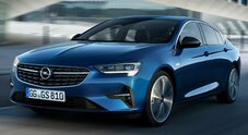 La scelta di Opel: nuova Insignia senza ibrido ed elettrico. Avanti con benzina e diesel “puliti” e stile rinnovato