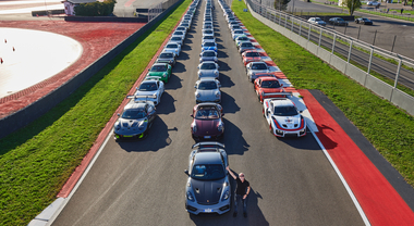 Porsche Festival, una 7^ edizione da record: 9mila appassionati invadono l'Experience Center di Franciacorta