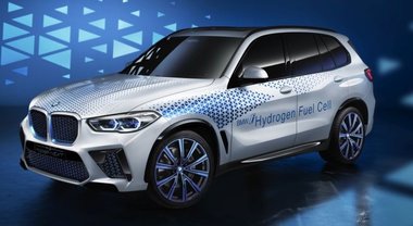 BMW i Hydrogen Next, look dell'X5 ma il cuore è a idrogeno con le fuel cell